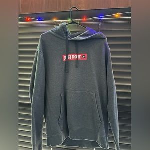 Nike Men’s Sweatshirt Size Large